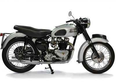 Moto clásica marca Triumph, modelo Thunderbird de 1958. Foto del perfil derecho.