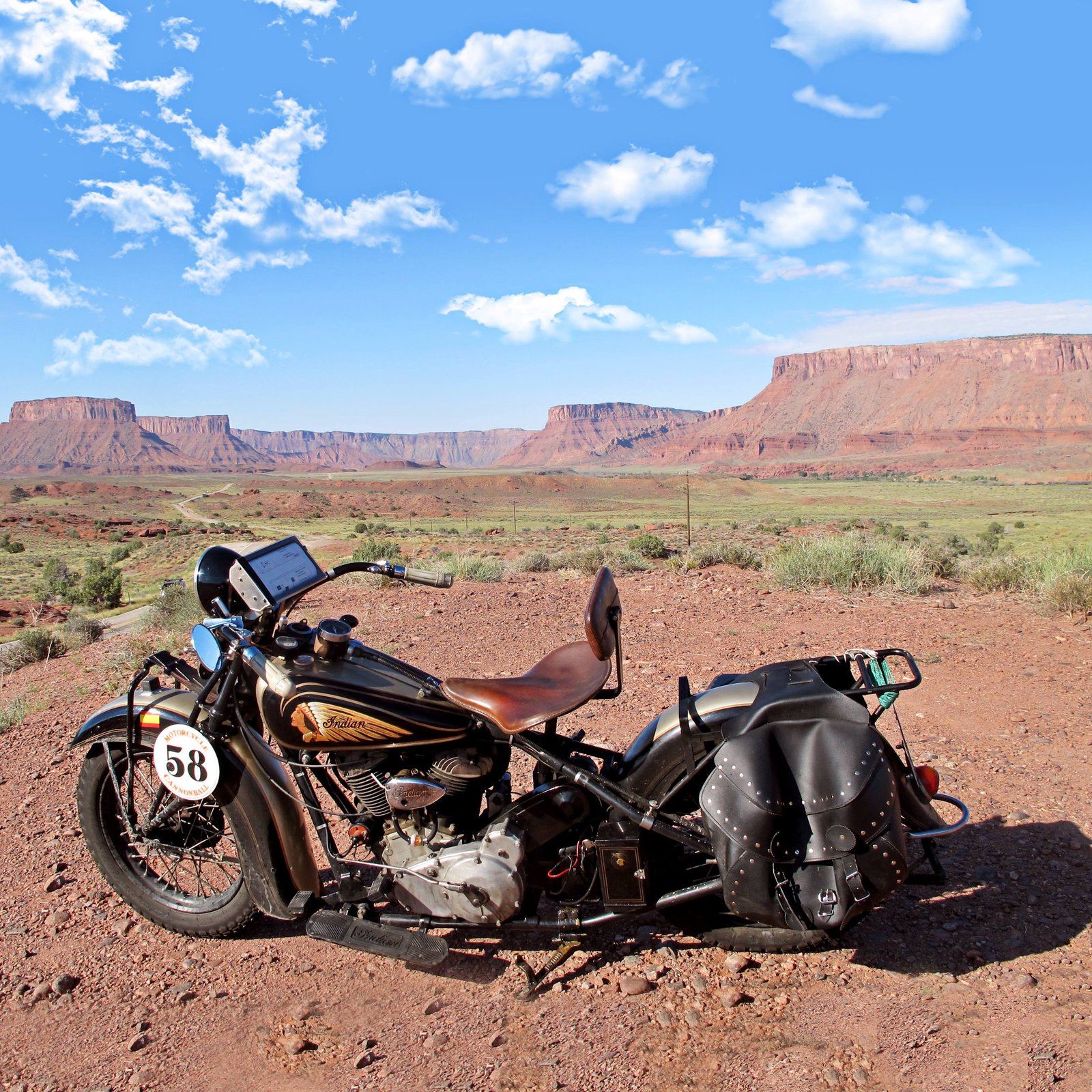 Moto clásica preparada para la Motorcycle Cannonball